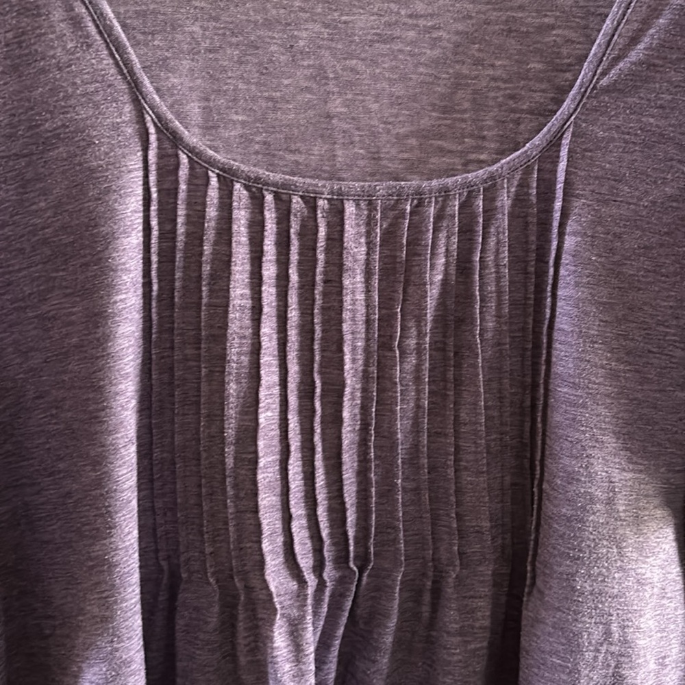 Women’s XL, Violet shade of purple, Scoop neck, shirt. - Picture 2 of 6